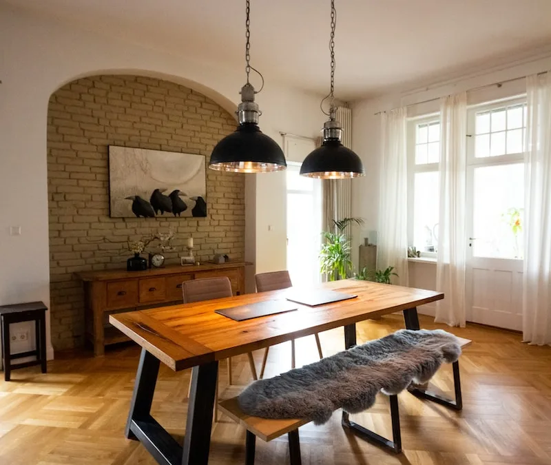 Guide d’achat : Table en bois massif pour un intérieur élégant et durable