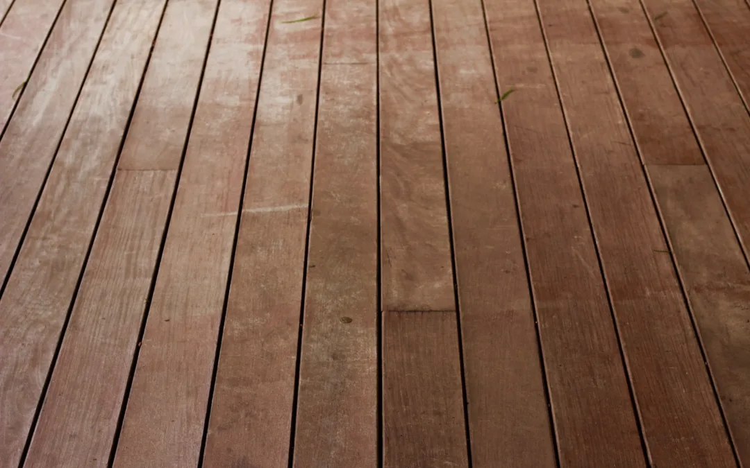 Guide d’achat plancher en bois massif : tout ce que vous devez savoir